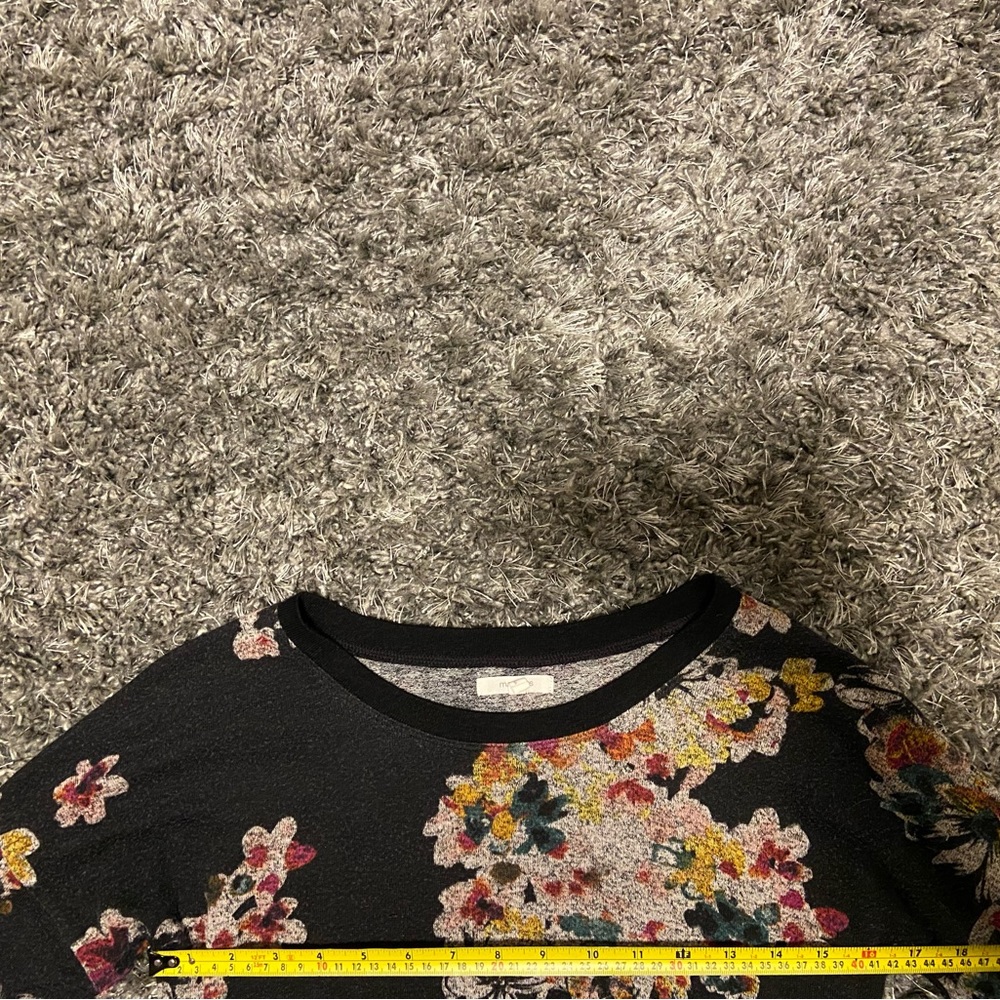 Floral Top - Picture 4 of 6